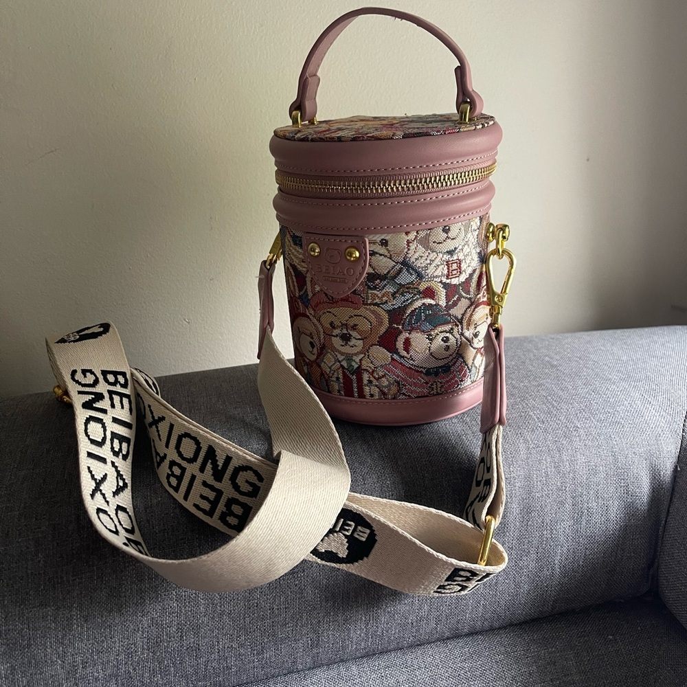 Bucket bear bag Pink mix faux leather and fabric.